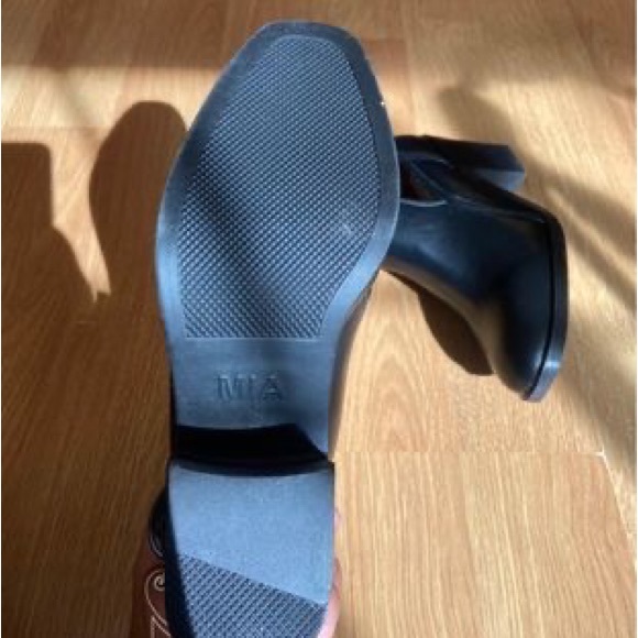 MIA booties - Picture 2 of 4